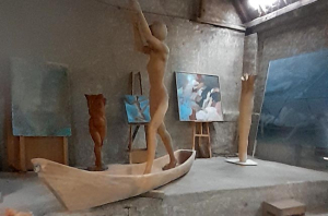 Kunst in der Kapelle und im Park